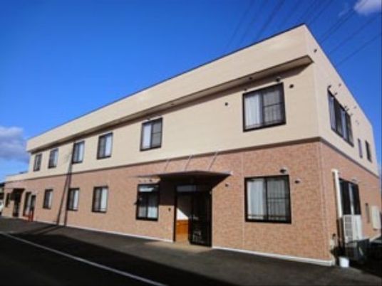 新しい二階建ての建物