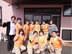 スタッフの集合写真