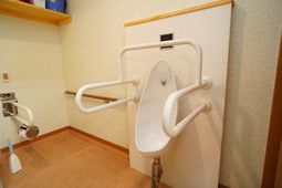 手すり付き洗面台