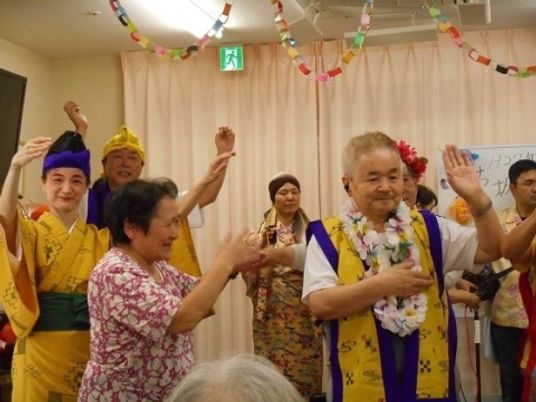 お祭り気分のリビング