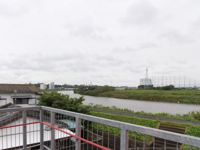 広々とした景色のバルコニー