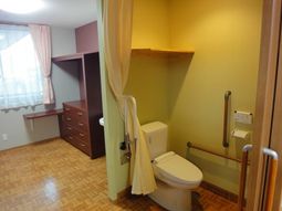 手すり付きトイレの部屋