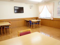 明るい空間の食堂コーナー