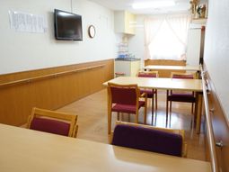 明るいダイニングスペース