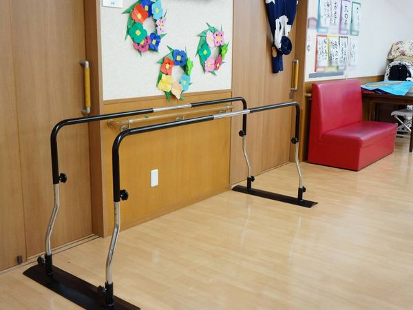 歩行訓練用手すり設備