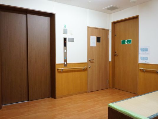 廊下と部屋の入口