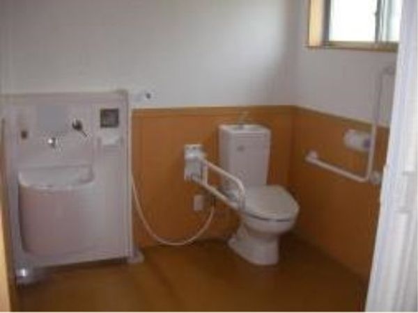 手すり付きトイレ空間
