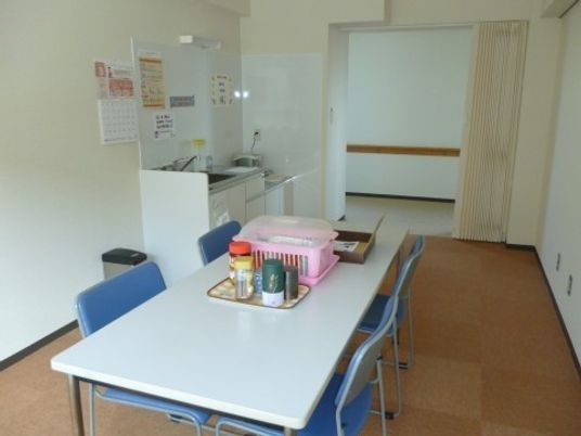 明るい多機能スペース