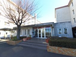 明るいエントランス風景