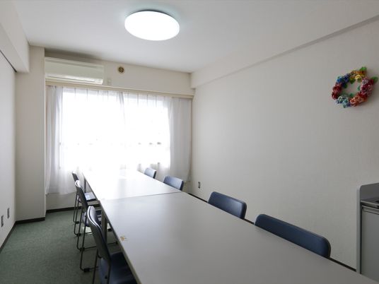 清潔な多目的スペース