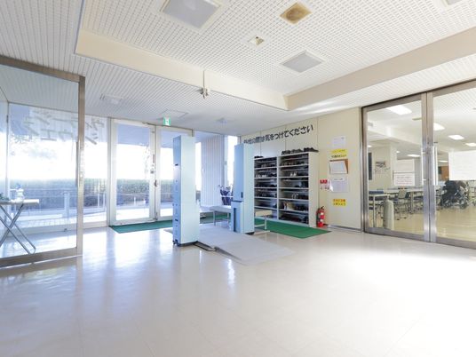 エントランスの広々とした空間