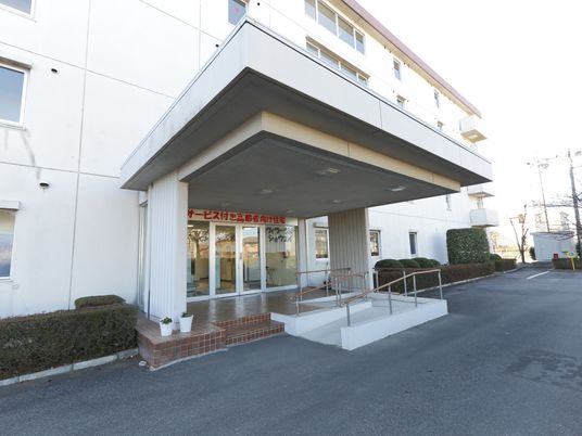 エントランスと看板