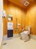 木目調のトイレ空間