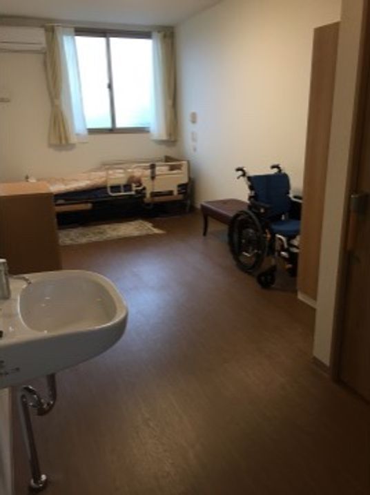 洋室と車椅子の居室