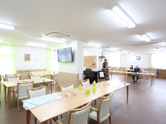 広々とした共用ダイニング