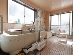ケア用バスルームの設備