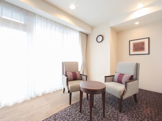 落ち着いた色合いの居室