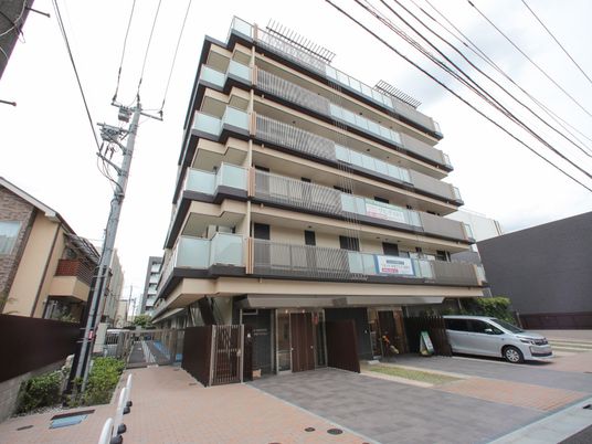 多階層建物の外観