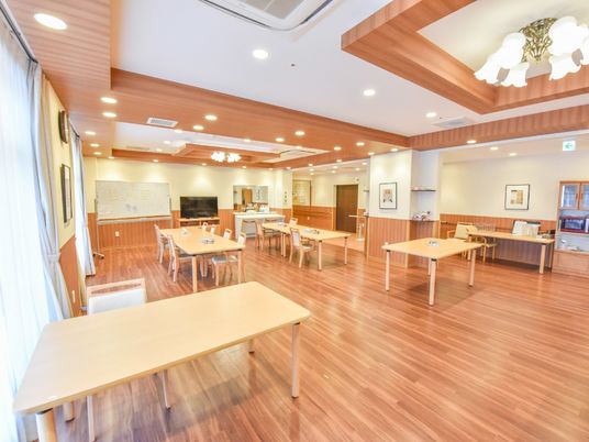 広々とした居心地の良い食堂