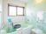 清潔な緑色の浴室