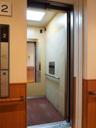 エレベーターの扉が開いている様子