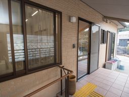 明るい廊下の一角