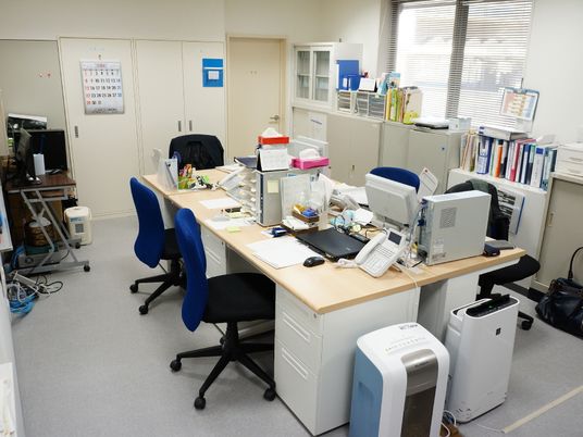 職員室の作業風景