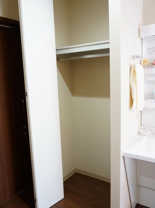 洗面台の明るい空間