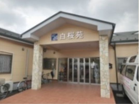温かな印象のエントランス