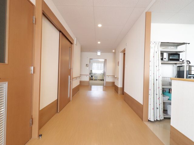 明るい廊下の様子