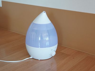 加湿器一つ置かれた空間