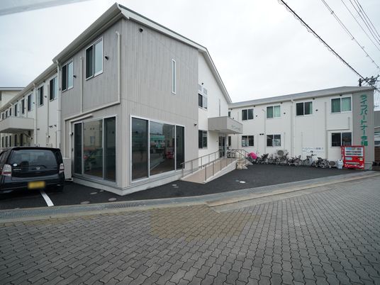 モダンな建物の外観