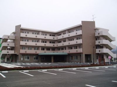 広々とした施設の外観