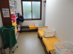 シンプルな居室の一角