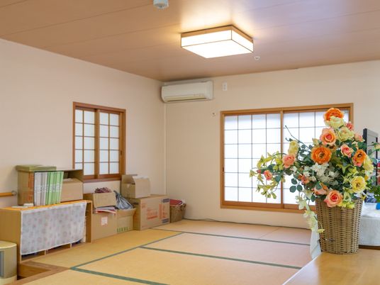 和室の明るい居室