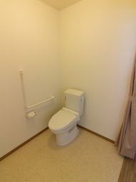 バリアフリー設計のトイレ
