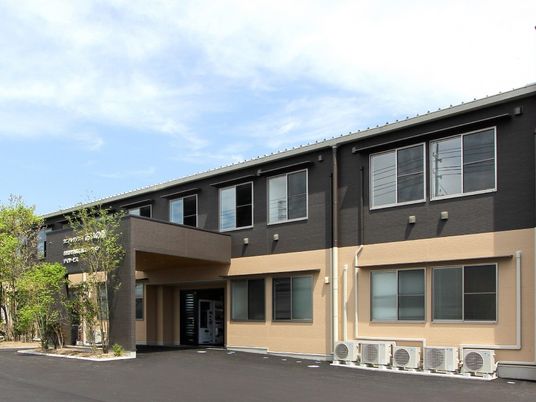 モダンな建物外観  