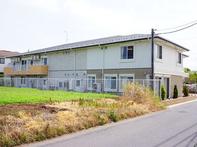 広々とした外観の建物