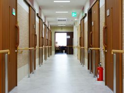 清潔な廊下の風景