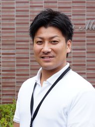 笑顔のスタッフ像