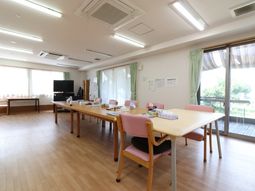 明るいダイニングルーム