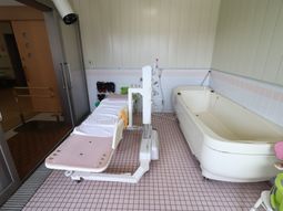 清潔な浴室設備