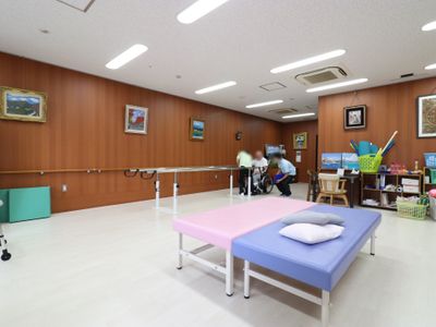 広々としたリハビリテーション室