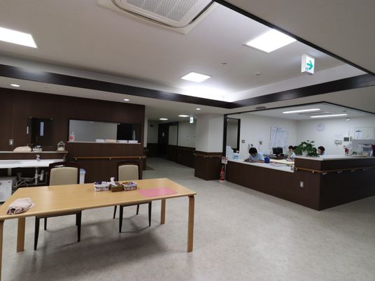スタッフが働く受付エリア