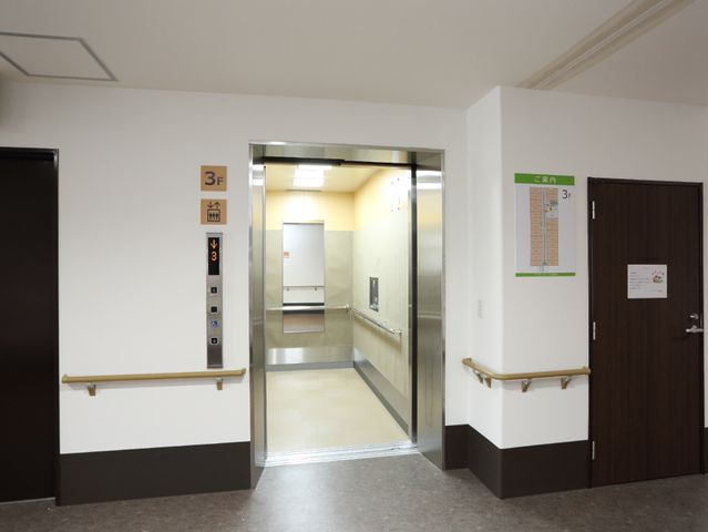 廊下とエレベーターの融合