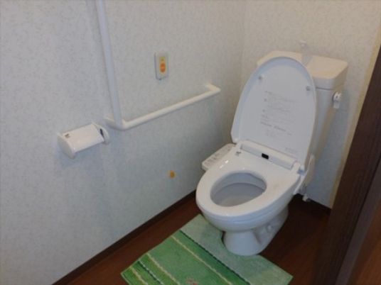 バリアフリーのトイレ設備