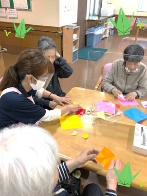 手工芸を楽しむ居室