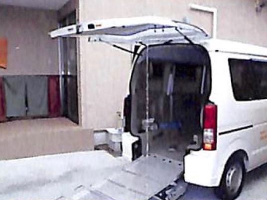車いす対応の送迎車