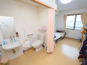 居室のトイレと洗面所