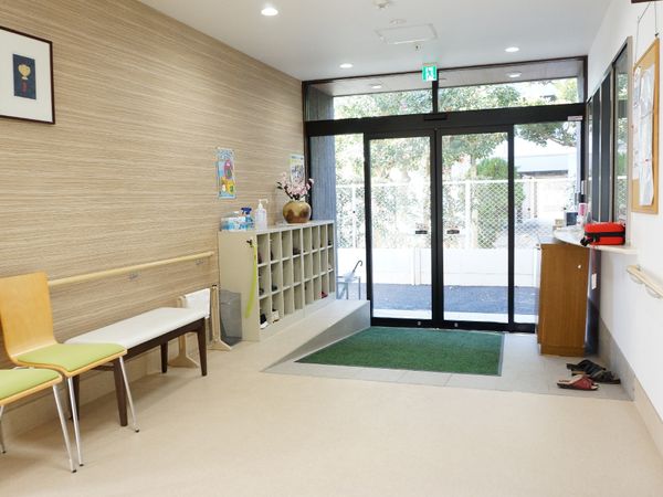 明るいエントランスホール